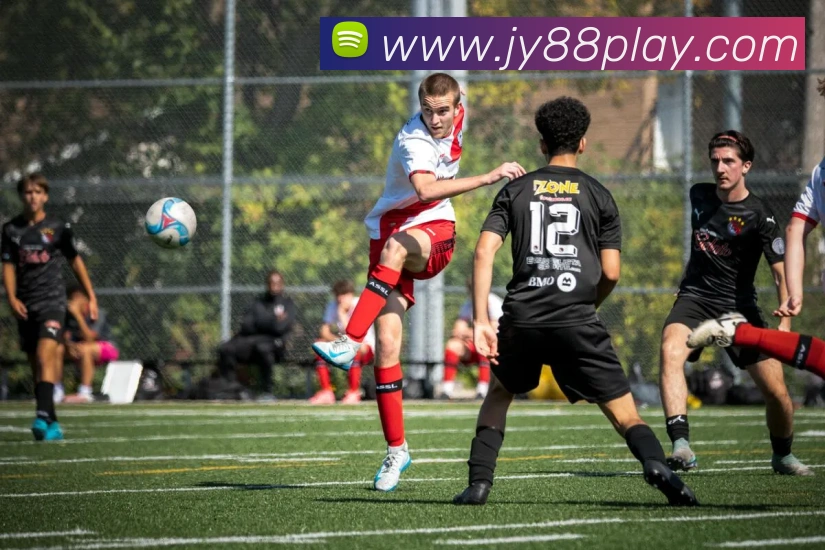 埃奇库姆首秀表现惊艳砍下34分与名宿齐名赢得队友认可